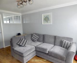 Cheerful 2 Bed Holiday Chalet with Gated Decking - Hemsby - 7