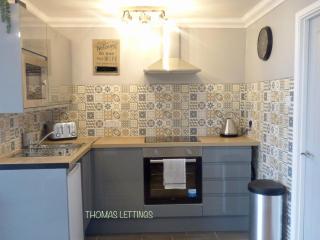 Cheerful 2 Bed Holiday Chalet with Gated Decking - Hemsby - 6
