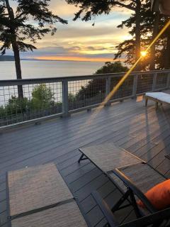 Waterfront, Sunsets and Mountains - 6