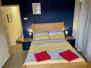 Lovely 3BD Home in the Heart of Morton - Morton - 8