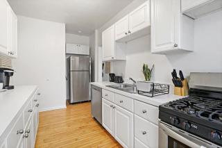 1BR Simple & Roomy Apartment in Evanston - Hinman S3 - Evanston - 2