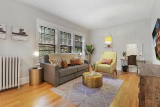 1BR Simple & Roomy Apartment in Evanston - Hinman S3 - Evanston - 0