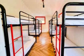 The Village Green Bunkhouse - 8