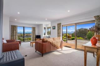 Views over Blenheim - Blenheim Holiday Home - Blenheim - 4