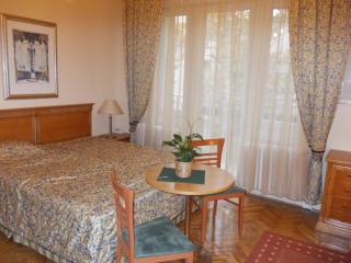 Flatneartocastlehill - Budapest - 0