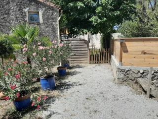 LOCATION APPART 45 M² - 2 CH AVEC JARDIN PRIVATIF - 1