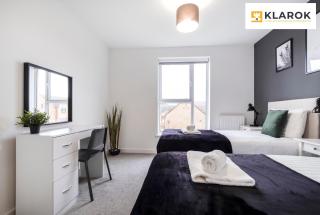 LONG STAYS 30pct OFF - Superb Central 2Bed Apt with Parking By Klarok Short Lets & Serviced Accommodation - 4