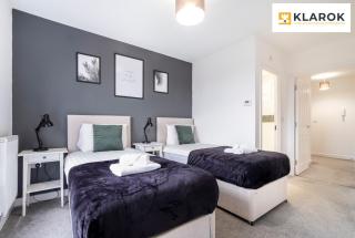 LONG STAYS 30pct OFF - Superb Central 2Bed Apt with Parking By Klarok Short Lets & Serviced Accommodation - 2