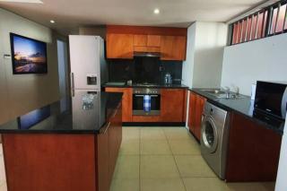 Accommodation Front - Elegant 4 Sleeper with Unbeatable Views - Durban - 6