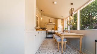 Available For Contractors 2 Double Beds and Sofa Bed Private Parking - Harlow - 9