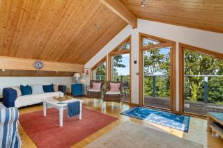 The Bluebell - Luxury Lodge with Hot Tub - Penally - 7