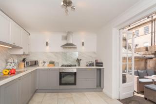 Crescent Mews - 9