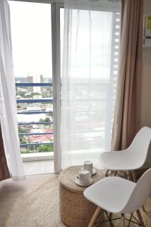 Quince Studio w/ Balcony Orochi Staycation PH at Loop Tower CDO - Cagayan de Oro - 2