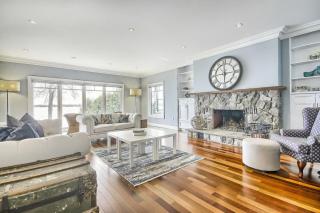 Family Lakeside Oasis - Innisfil - 2