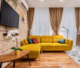 Architecture Fan's Apartment near Opera House - Budapest - 0