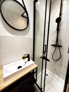 Studio Jeannette avec Balcon et juste à 130 metres Plage ! Plein Centre ! Wifi - Draps Serviettes inclus ! - 4