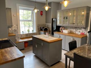 Spacious 4-bed Holiday Home in the heart of Maidstone - Maidstone - 6