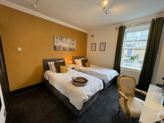 Contemporary & Chic inner terrace 5 mins from Barnsley town centre - Barnsley - 1