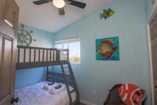 Come Stay - and Sail Away - at this Lovely Canal Home - Freeport - 4