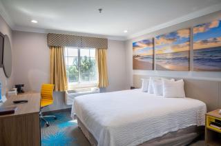 Days Inn by Wyndham Santa Monica - 2