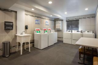 SureStay Plus Hotel by Best Western Reno Airport - Reno - 1