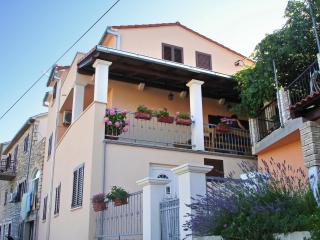 Apartments with parking space Sutivan, Brac - 745 - 8