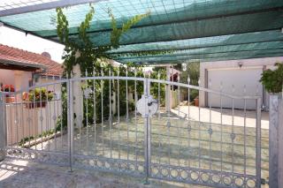 Apartments with parking space Sutivan, Brac - 745 - 1