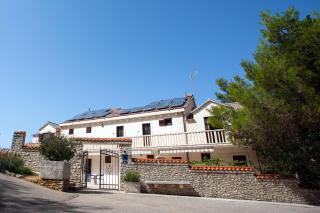 Apartments with a parking space Pucisca, Brac - 756 - Pučišća - 0