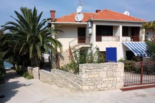 Apartments by the sea Maslinica, Solta - 774 - 8