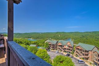 Luxe Branson Retreat with Mtn Views and Pool Access! - Branson - 7