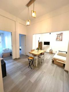 3 ambientes con balcón y Pràctico, lindo y con todo cerca! - 1