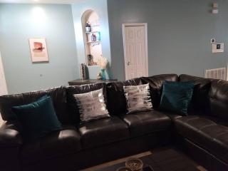 Graystone Villa, 3 bedrooms with private pool - 8