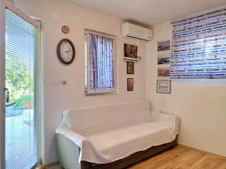 Apartments with parking space Silo, Krk - 18729 - 2