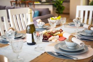 Eagles Nest On Airlie - 1