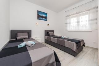 Apartments by the sea Vir - 18881 - 3