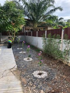 Sukanya Guesthouse - - 5