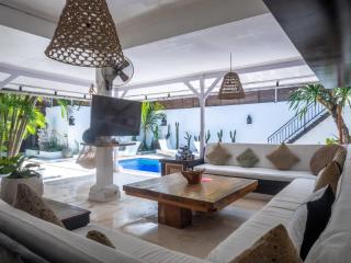 Ocean Star Villa One near KuDeTa Beach - 4