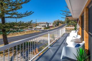 Burleigh Yamba - oceanstays - 5