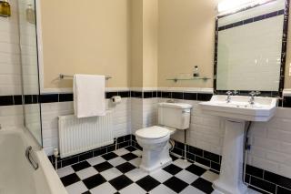 Woodland Manor Hotel - 2