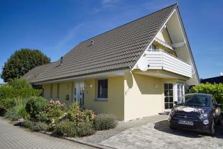 nah am Meer, ruhige Lage, gratis Nutzung vom AHOI Erlebnisbad und Sauna in Sellin - Haus Inselblick FeWo 02 - Göhren - 0