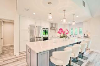 Luxury Naples Villa - Walk to Vanderbilt Beach! - 1