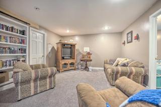 Lovely 3- bedroom apartment with street parking. - 6