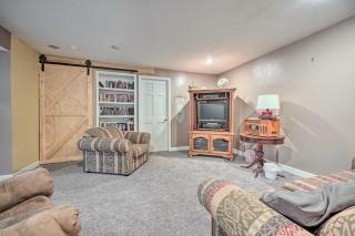 Lovely 3- bedroom apartment with street parking. - 3
