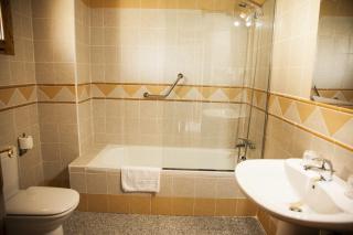 Hotel Plaza Del Castillo - Málaga - 8