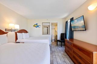 Boardwalk Resort Beachfront Condo by Hosteeva - 2