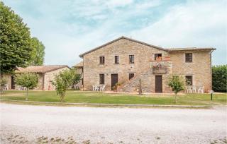 Awesome Apartment In Magione With Wifi - Magione - 1