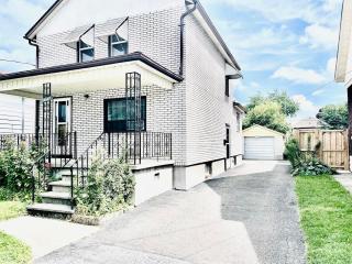 Falls House Downtown Niagara Falls Canada - Niagara Falls - 0