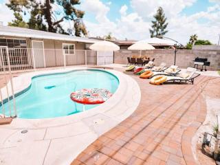 Glendale Pool Heat Pet Friendly - Glendale - 9