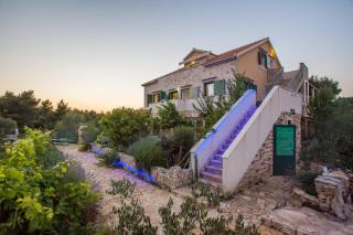 Family friendly apartments with a swimming pool Cove Osibova, Brac - 2172 - Milna - 8