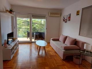 Apartments by the sea Necujam, Solta - 13884 - Grohote - 2